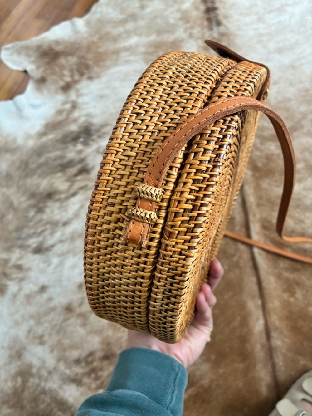 Bali Round Rafia Basket Rattan Purse - Picture 6 of 7